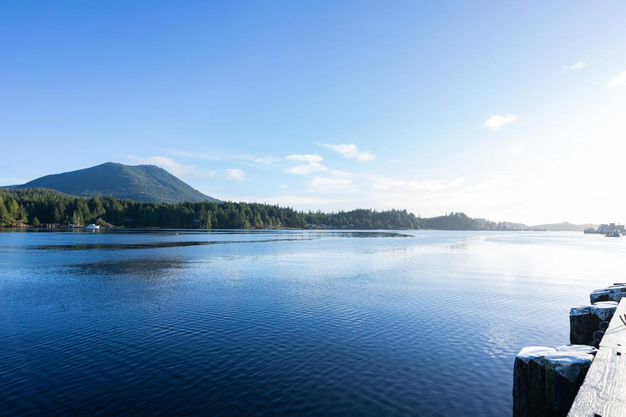 Waterfront Condo In Ucluelet Eksteriør bilde
